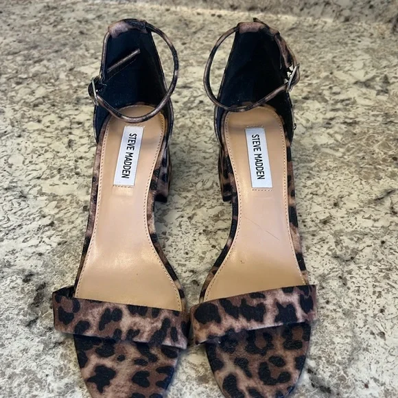 Steve Madden Sandals - Picture 2 of 3